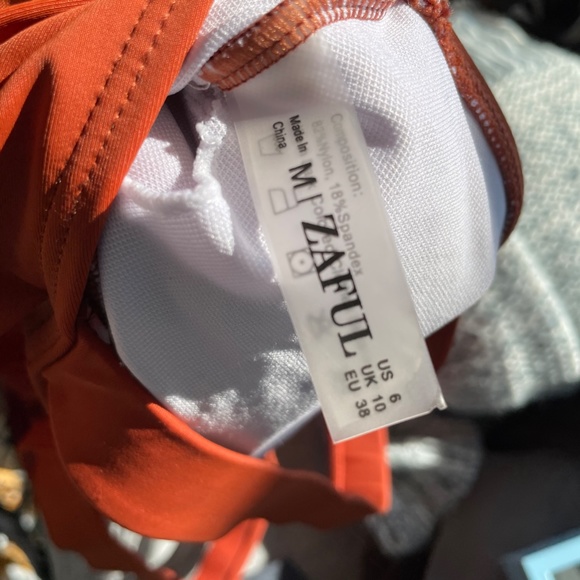 One piece bathing suit - Picture 2 of 3